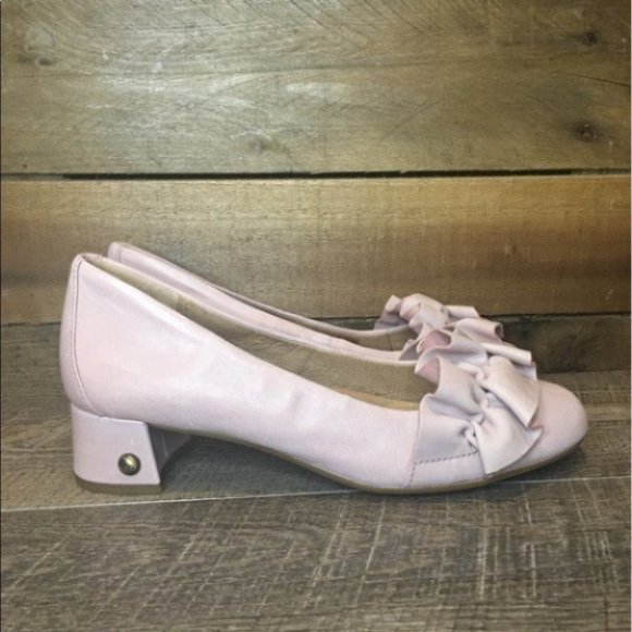 UGG Shoes - NEW Women’s UGG FiFi Ruffle Leather Heel